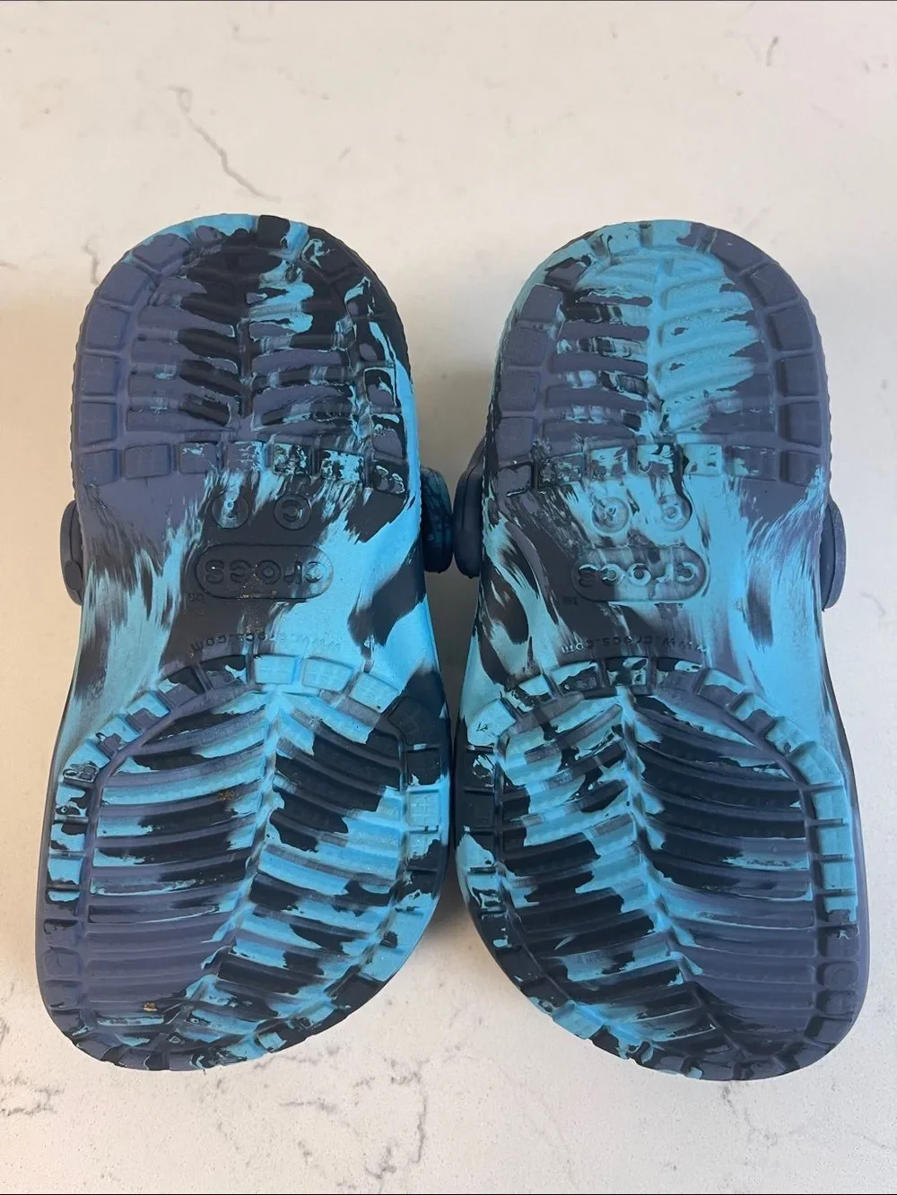 Crocs KIDS' CROCS LITTLE KID CLASSIC MARBLED CLOGS Blue Swirl Shoes Size 8